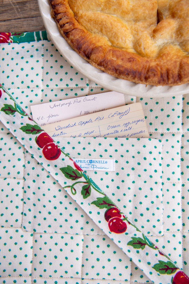 cheery cherry pie carrier 06