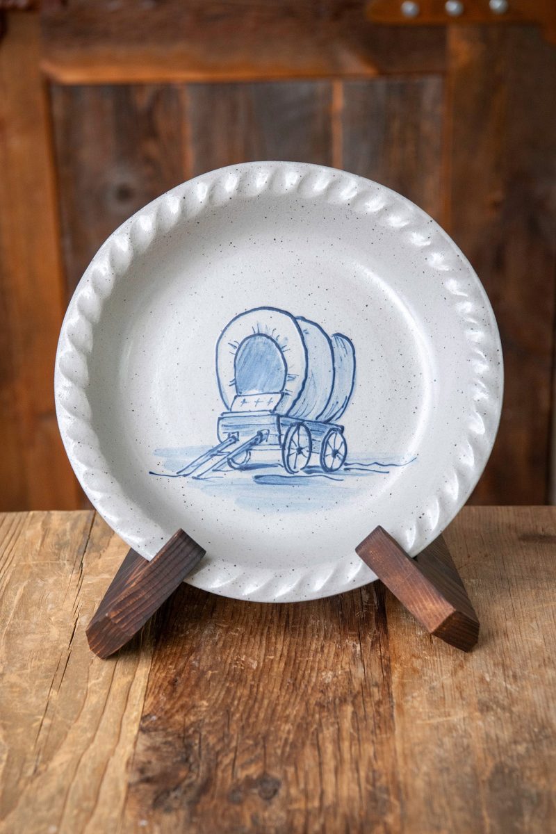 covered wagon pie dish 01