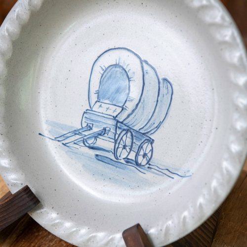 covered wagon pie dish 02