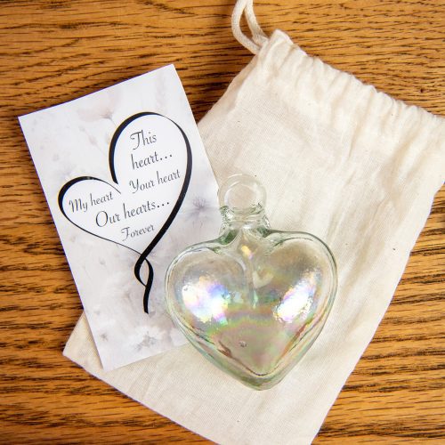 glass heart iridescent 01