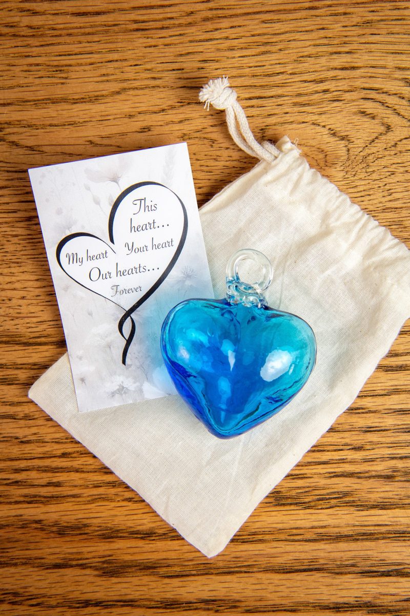 glass heart turquoise 01