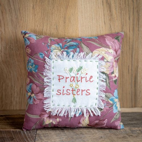 pillow prairie sisters 01