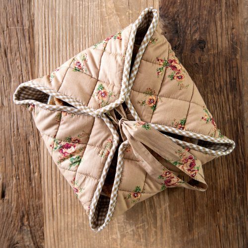 shy rose pie carrier 05