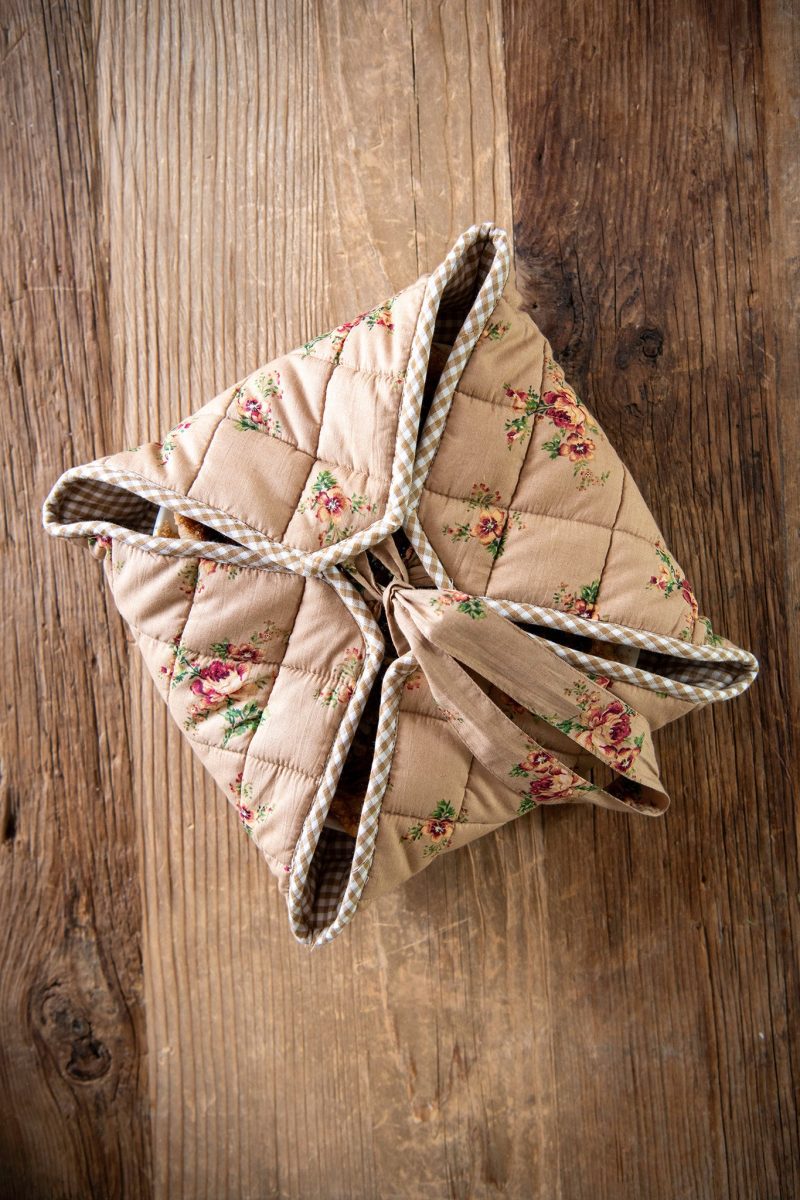 shy rose pie carrier 05