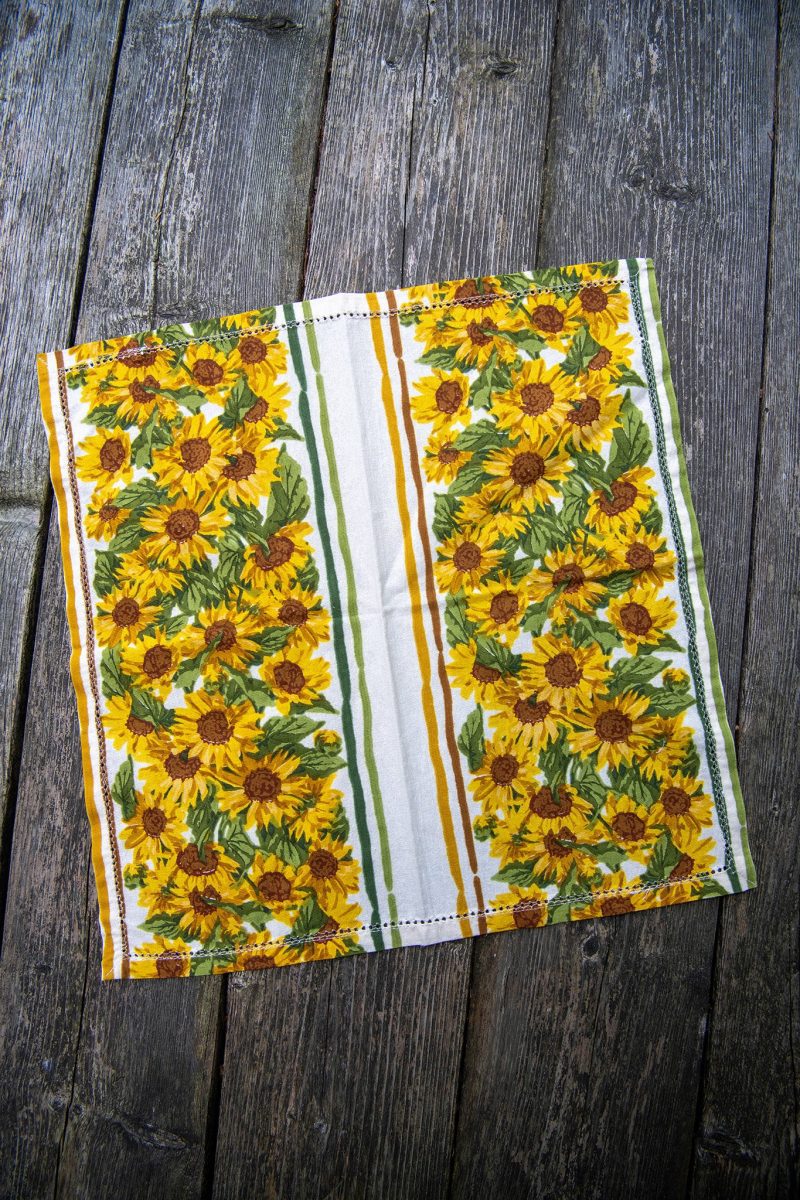 sunflower napkins white 02