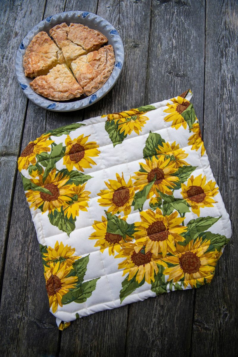 sunflower pie carrier white 04